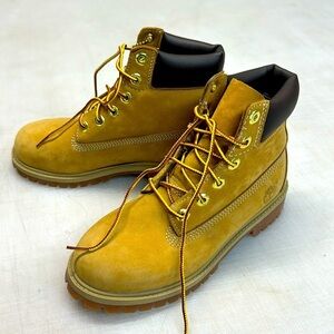 0824-08 Authentic Timberlands. Never Worn.